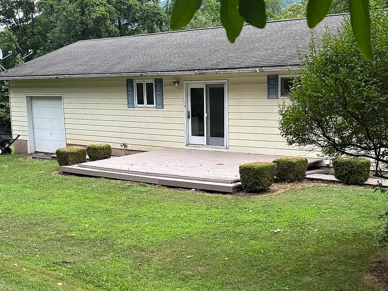 221 Zenith Rd — Photo 3