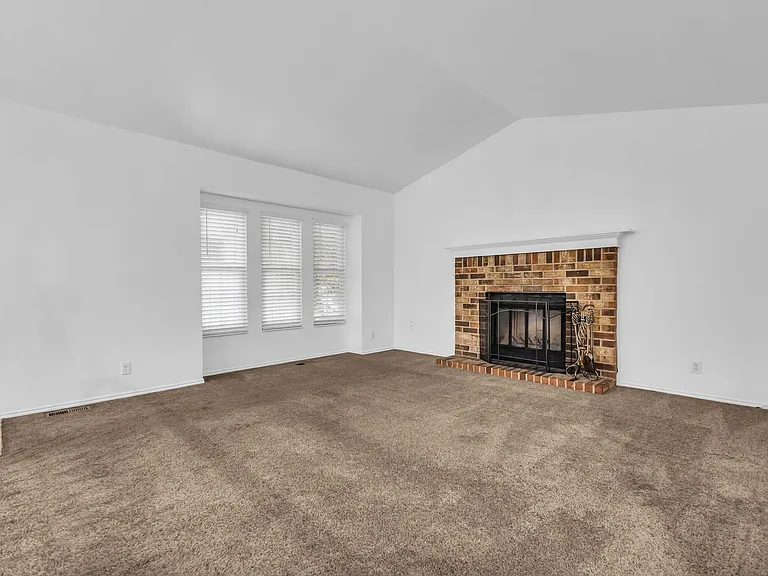 879 Rice Cir — Photo 2