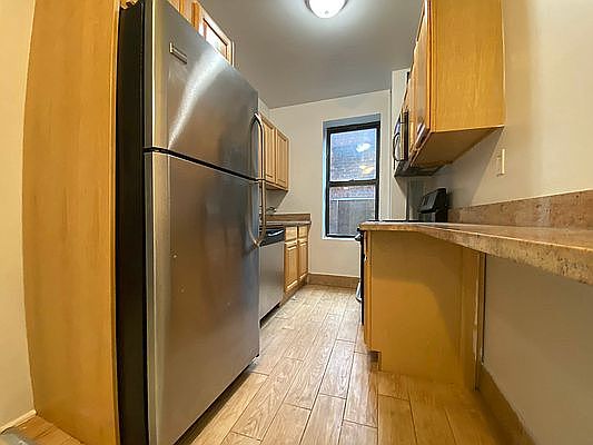 2nd image of 560 W 151st St APT A4