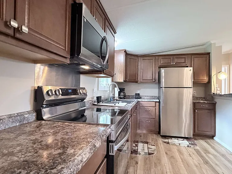 129 Redwood Ln — Photo 6