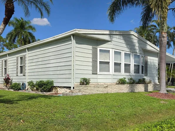 475 Maplewood Ln, Naples, FL 34112