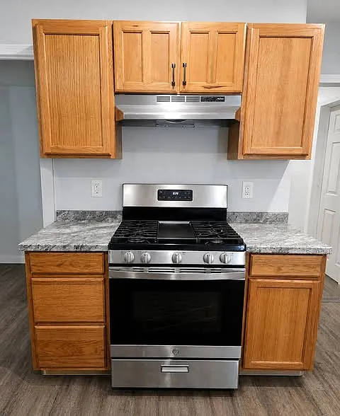 2 bed, 1000 sqft, $2,100 — Photo 2