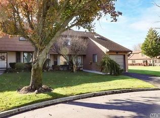 82 Rhett Ct, Commack, NY 11725