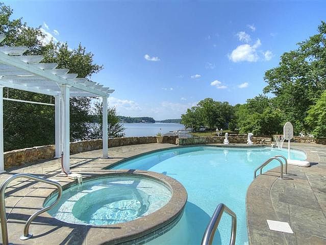 1st image of 4627 Lochfoot Dr