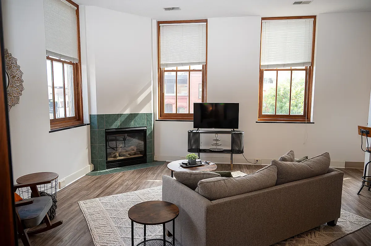 City Hall Apartments — Photo 2
