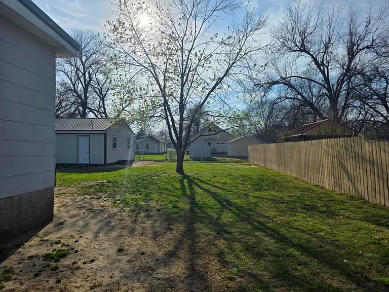 501 I St NE — Photo 11