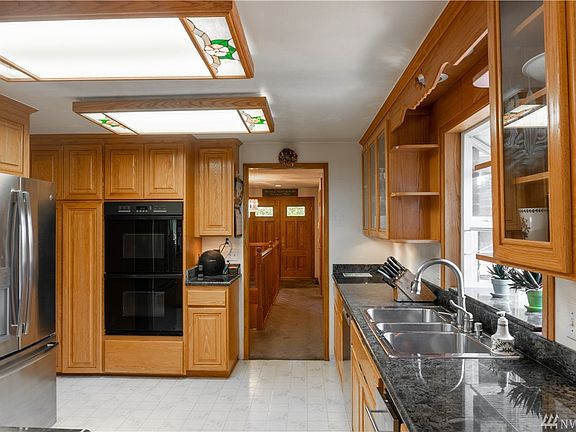 5th image of 3751 S 192nd St