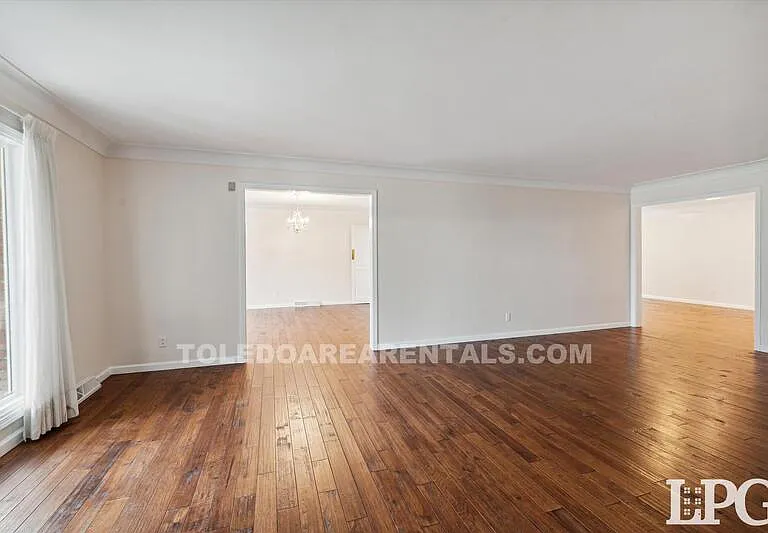 3835 Hillandale Rd E — Photo 8