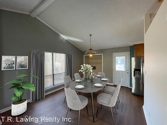 3rd image of 8365 Pine Field Ct