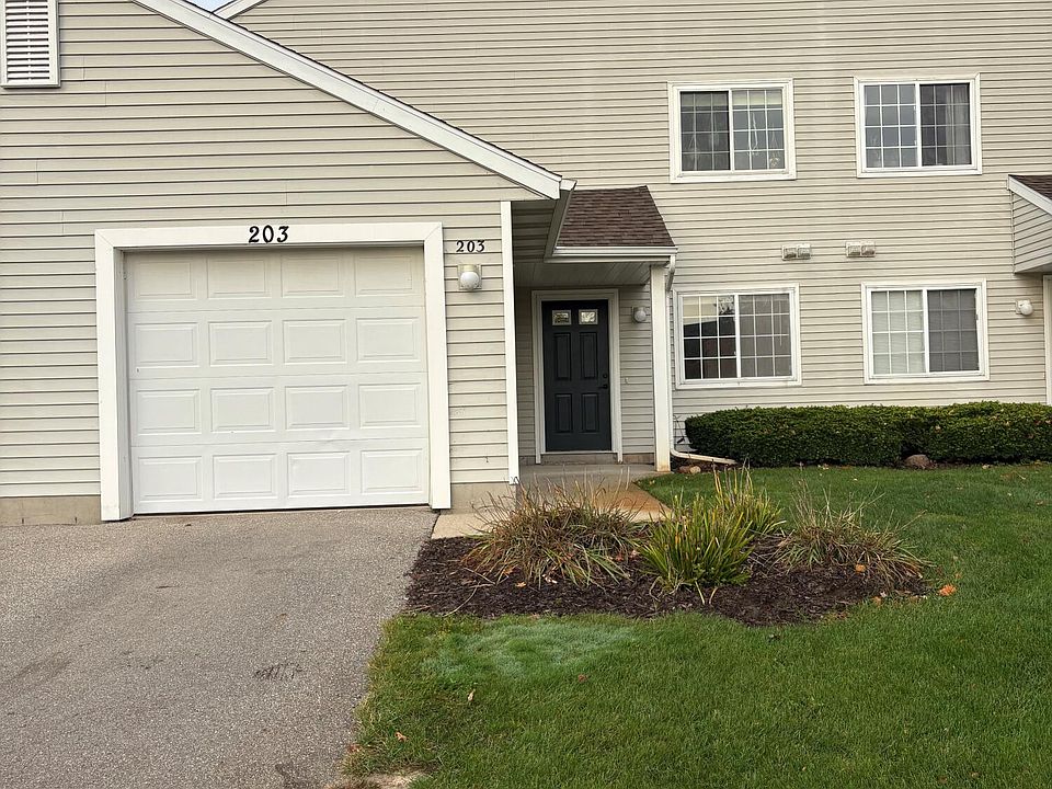 1st image of 203 Hunters Ln NE