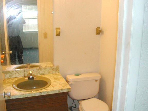 4th image of 3048 14th Ave S