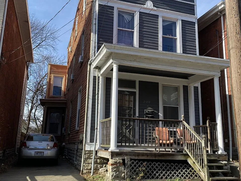 2359 Victor St