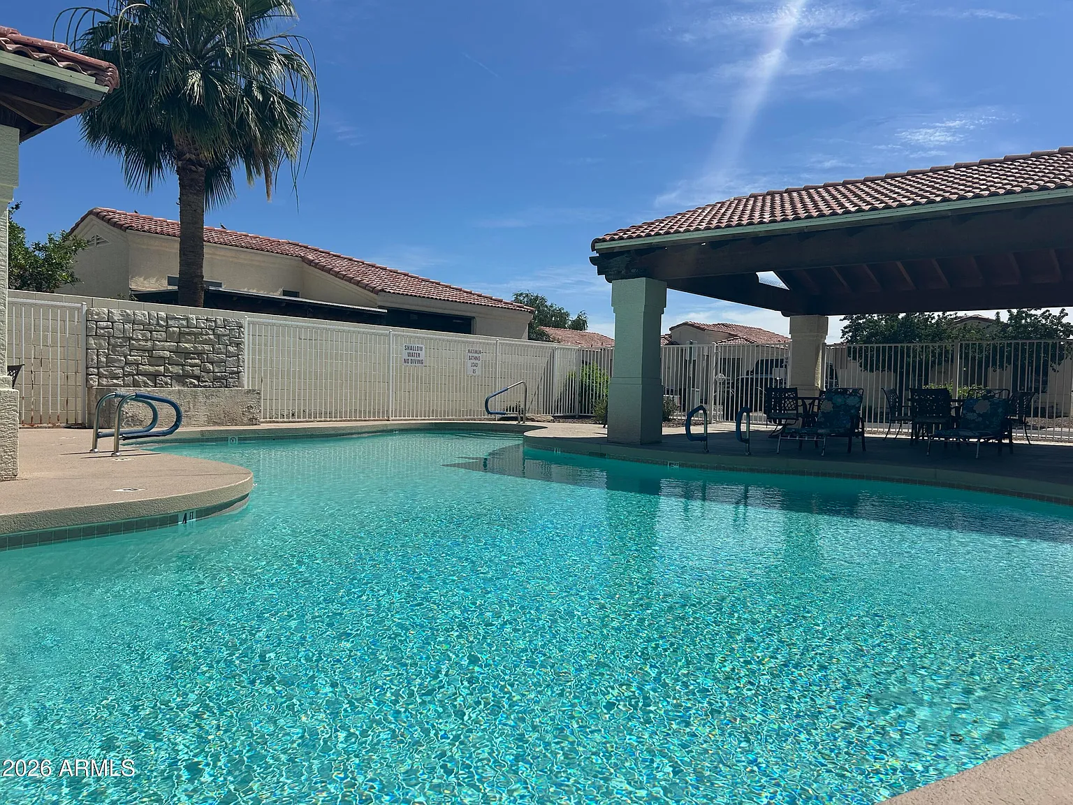3 bed, 2.0 bath, 1007 sqft, $1,700 — Photo 1