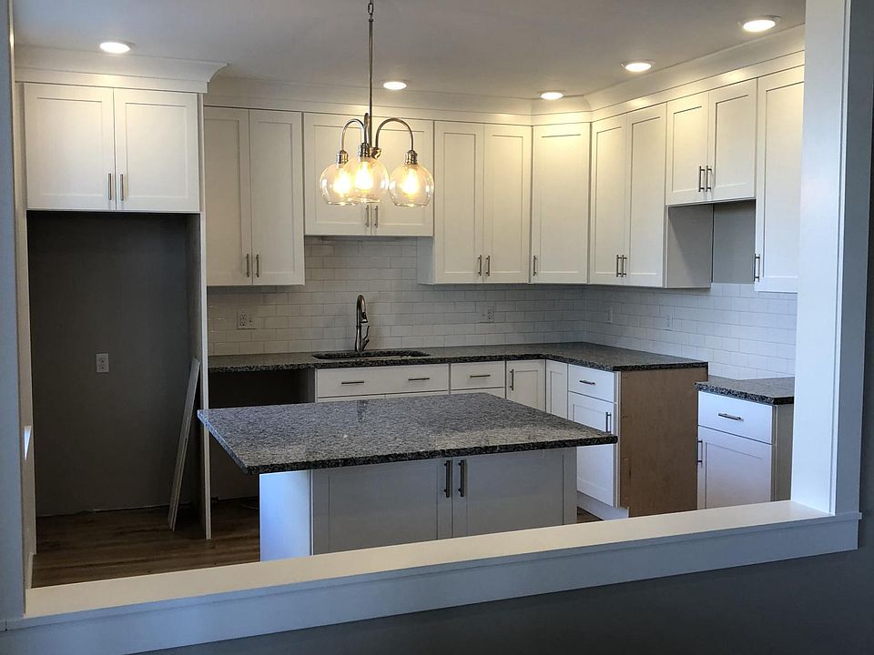 Bright, open kitchen (stainless steel appliances coming soon)