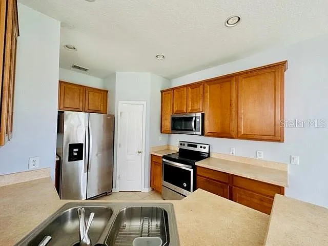 1953 Estancia Cir #C — Photo 11