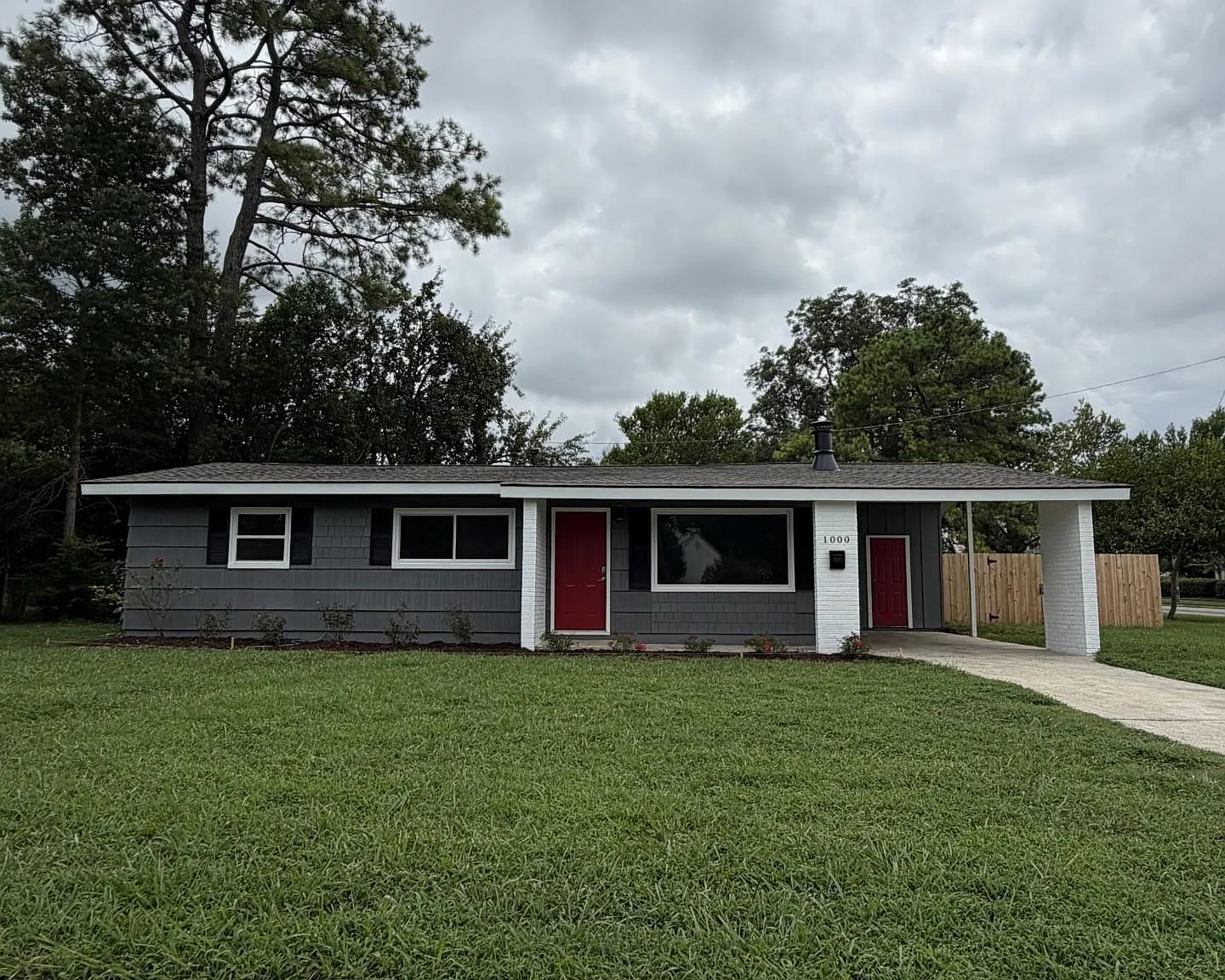 3 bed, 1.5 bath, 1100 sqft, $1,850 — Photo 2