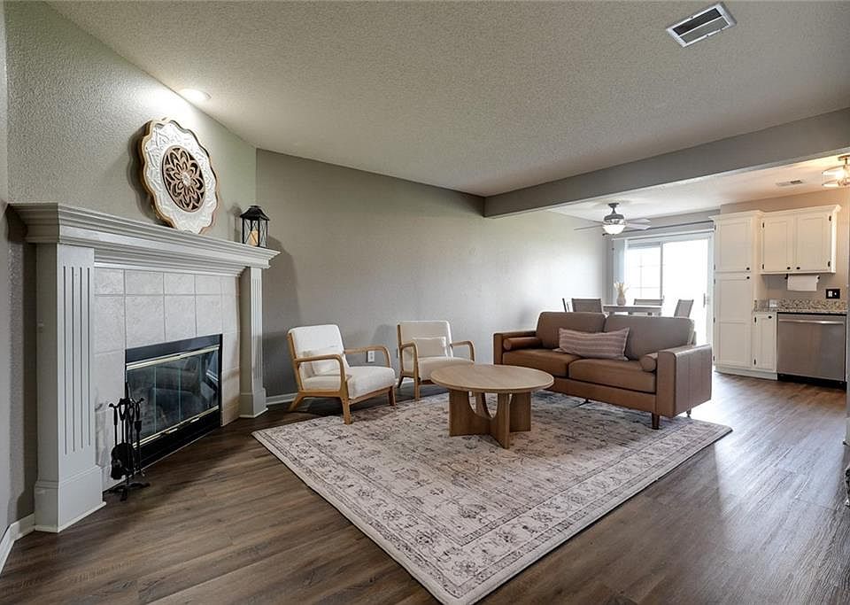 1st image of 5833 NW Plantation Ln #199-B