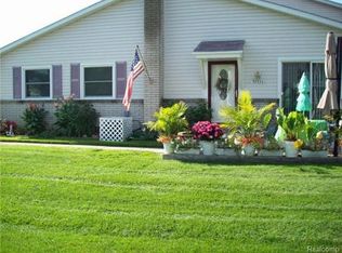 30332 Windsor #13, Gibraltar, MI 48173
