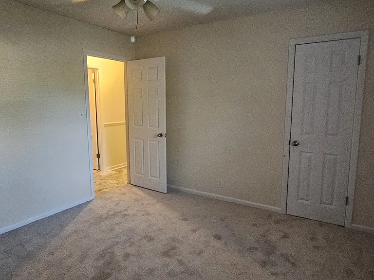306 Mustang Dr — Photo 40