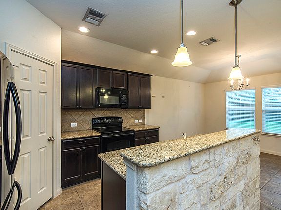 4th image of 129 Park Ln