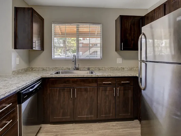 Hidden Cove Apartments — Photo 13