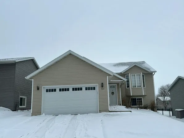 921 48th Ave NW, Rochester, MN 55901