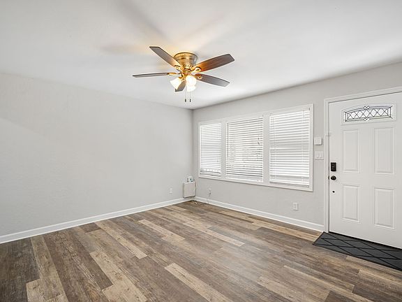5th image of 1605 W Knollwood St