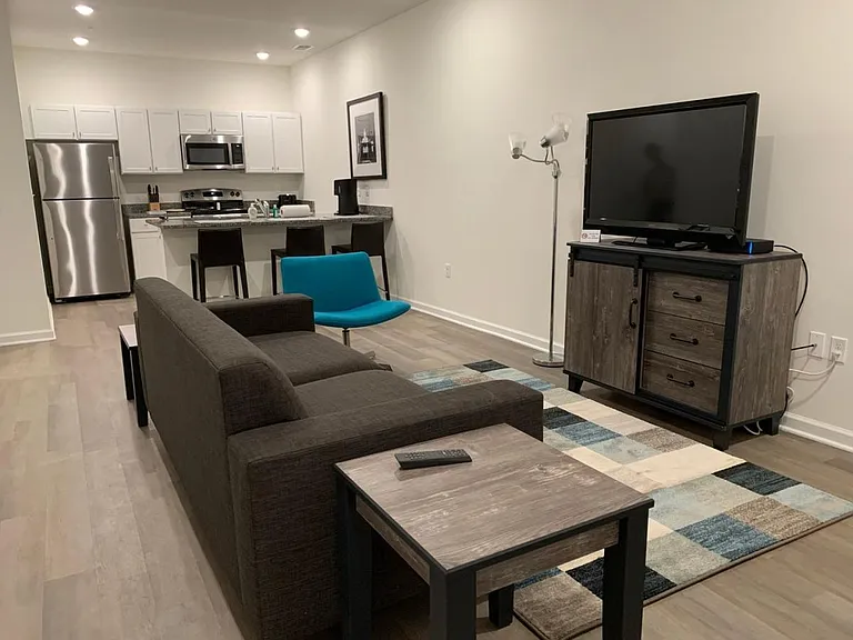 Towne Center Apartments — Photo 43