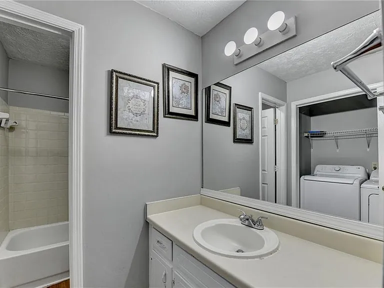 1181 Izod Ct — Photo 33