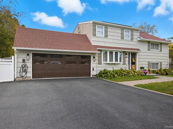 264 Amityville Street, Islip Terrace, NY 11752
