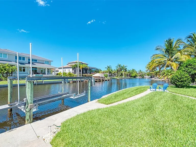 5577 Contento Dr — Photo 34