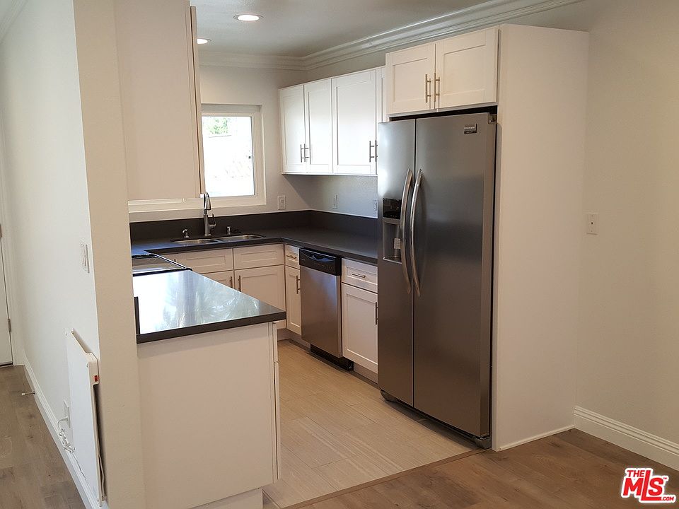 1st image of 838 5th St APT 8