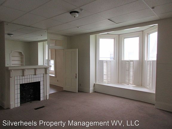 4th image of 1107 19th St APT A