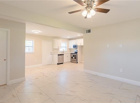 2nd image of 2933 Saint Charles St