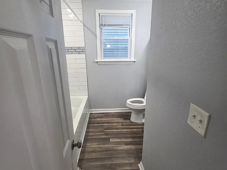 1359 Strand St #A — Photo 5