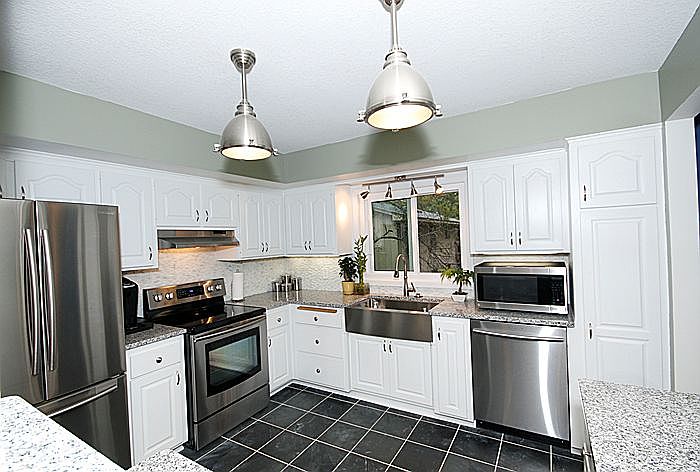 1st image of 320 Brooks Ave W
