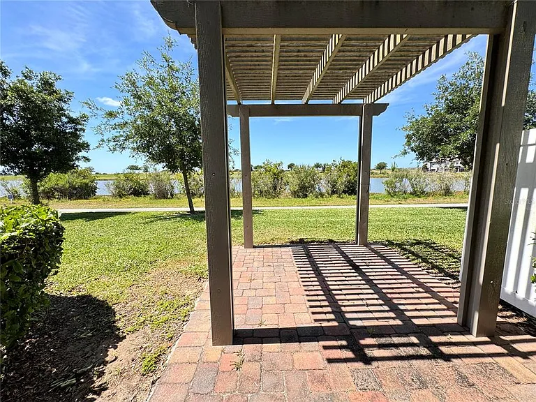 1252 Royal Saint George Blvd — Photo 21