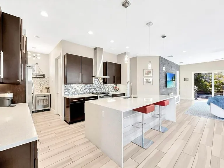 2706 W Trilby Ave — Photo 29