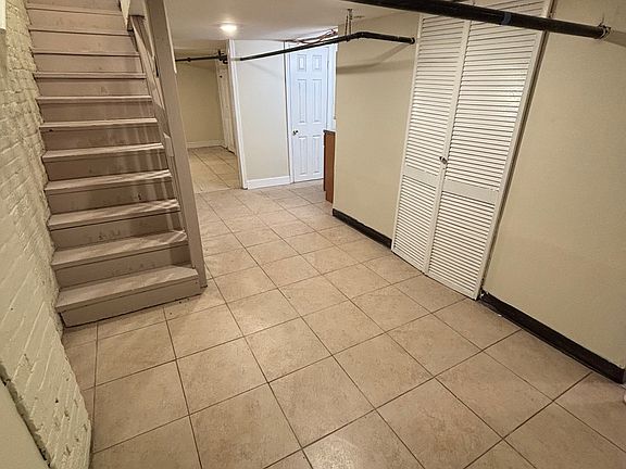3rd image of 214 S 11th St Floor Basement