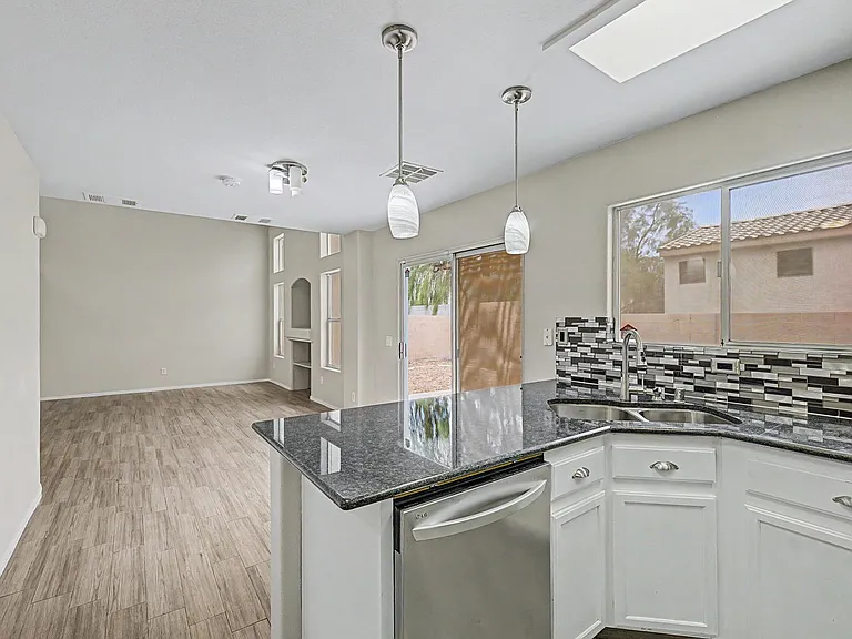 7928 Horn Beam Ct — Photo 8
