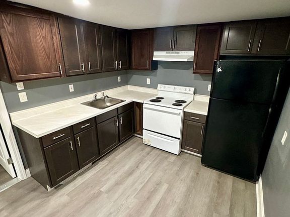 3rd image of 1501 1/2 Clover St
