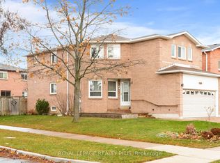 138 Atkins Cir, Brampton, ON L6X 4E7