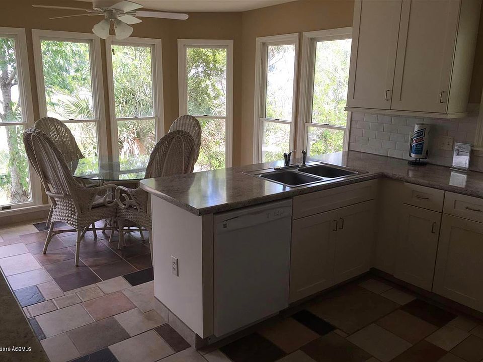 2nd image of 148 Harbor Dr N