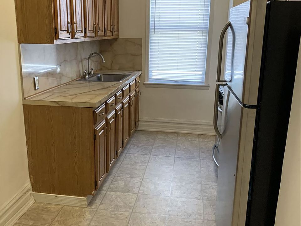 eat in kitchen