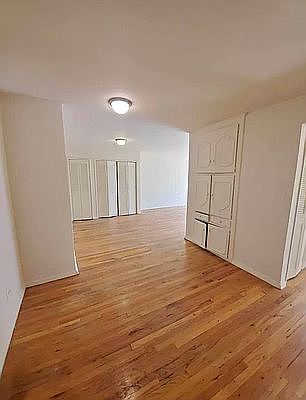 3rd image of 465 E 7th St #26