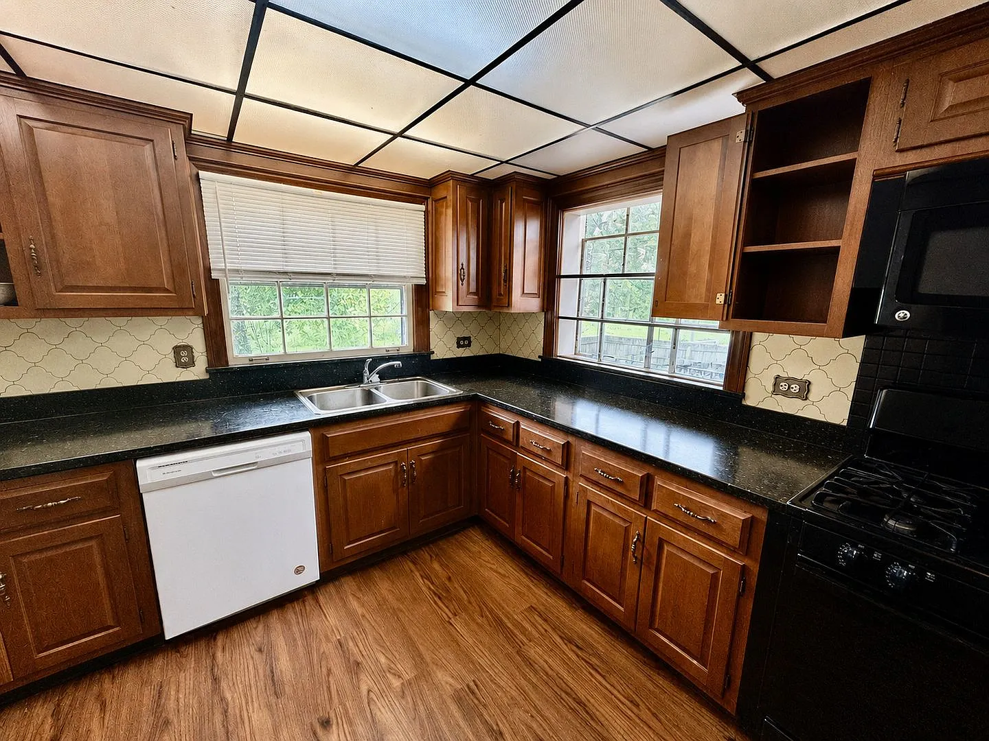 Golf Course View - 730 GolfView Drive — Photo 3