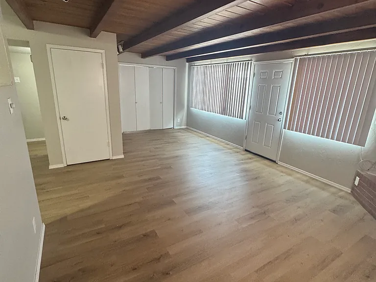 3537 N Jackson Ave — Photo 2