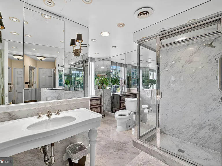 2310 Kalorama Rd NW — Photo 25