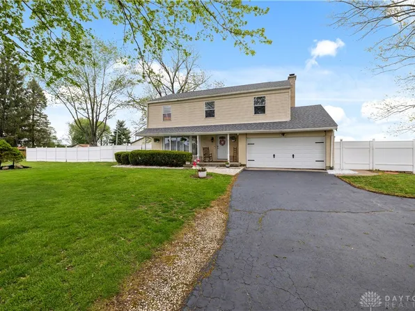 2063 Deweese Rd, Troy, OH 45373