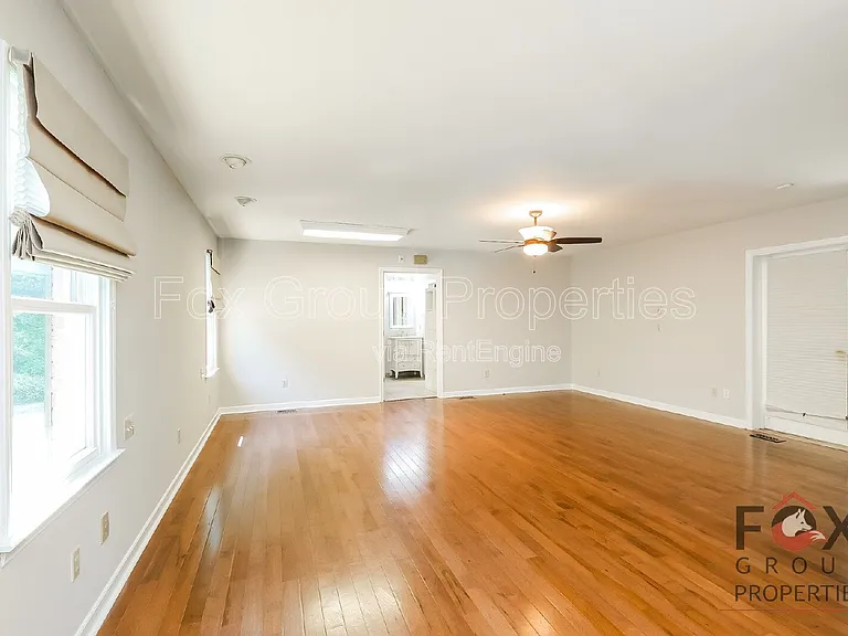 2049 Charlotte Hwy — Photo 10